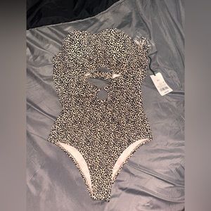 brand new one piece 😍